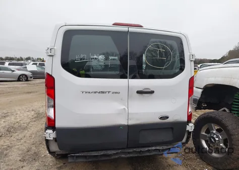2015 Ford Transit-250 z USA, uszkodzony, nr VIN 1FTNR1ZM3FKB03241